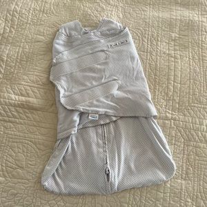 Newborn Halo Swaddle - grey pin dots